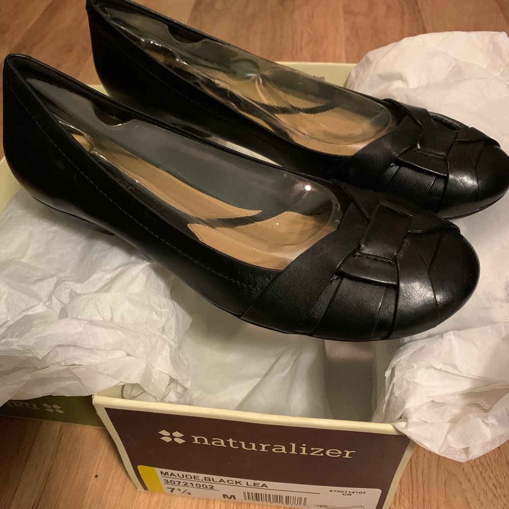 Naturalizer Flats (Black)